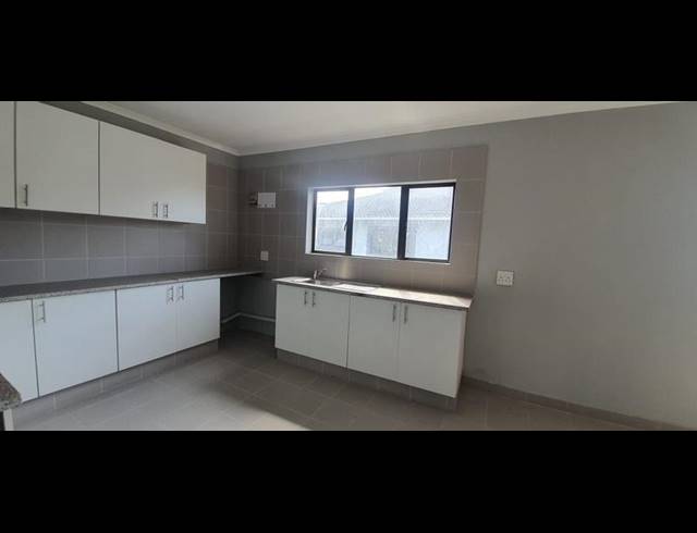 2 BEDROOM PROPERTY TO RENT IN OVERPORT
